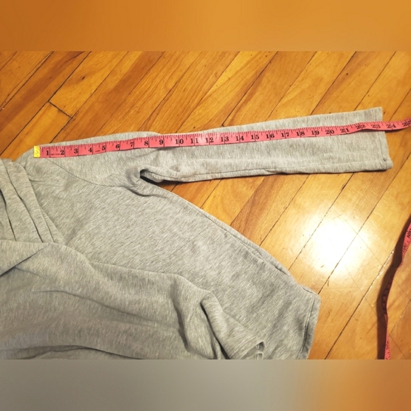 Velvet by Graham & Spencer open front cardigan. Light heathered grey. Size M. - Picture 11 of 11